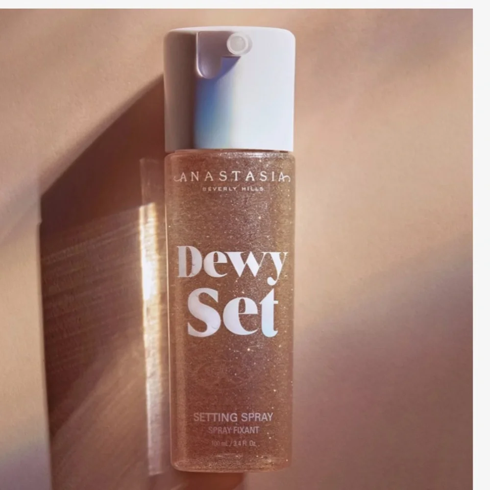 New Anastasia Dewy Set setting spray